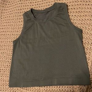 Lululemon Breeze by Muscle Crop Tank Graphic